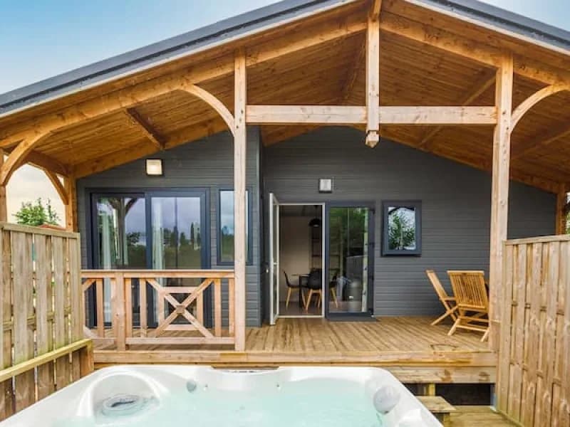 Chalet de Luxe avec Vue sur l'Étang · photo 1