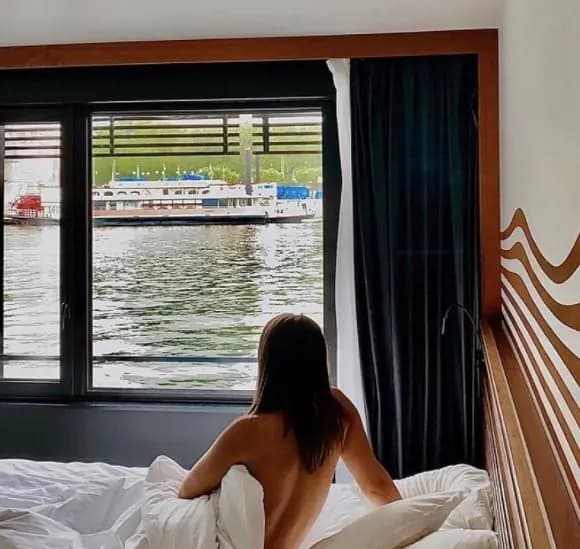 Off Paris Seine