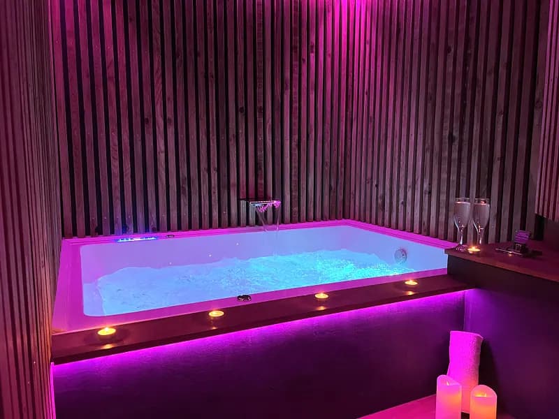 Les Suites B Spa - Suite CineOak