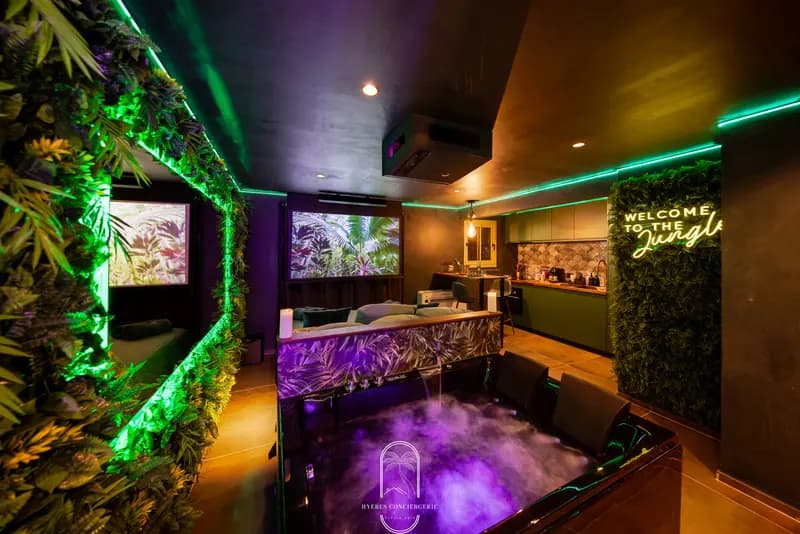 Jungle Love Room Balnéo & Cinéma