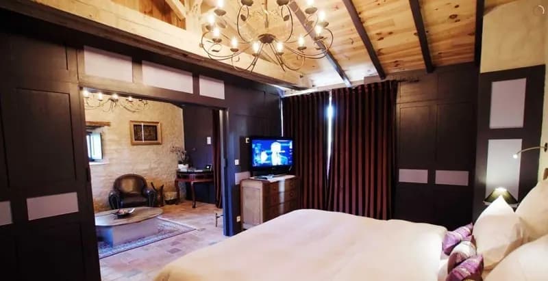 Suite Bragelogne - Portail en marais Poitevin